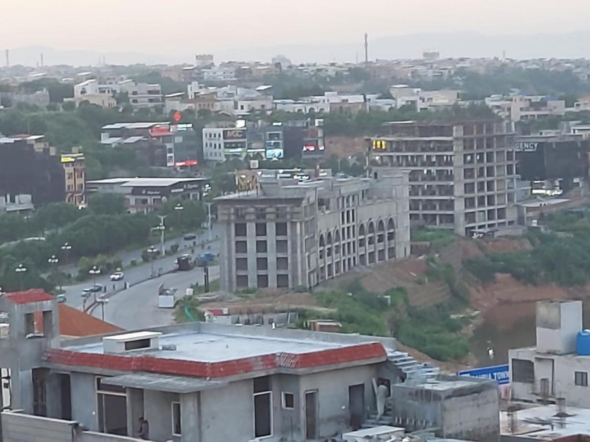 The River View Apartment Rawalpindi Extérieur photo
